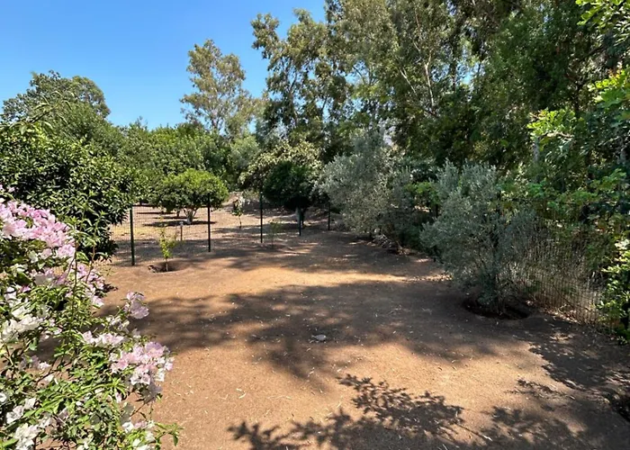 Semesterbostad Hisaroenue Jasmin 350m